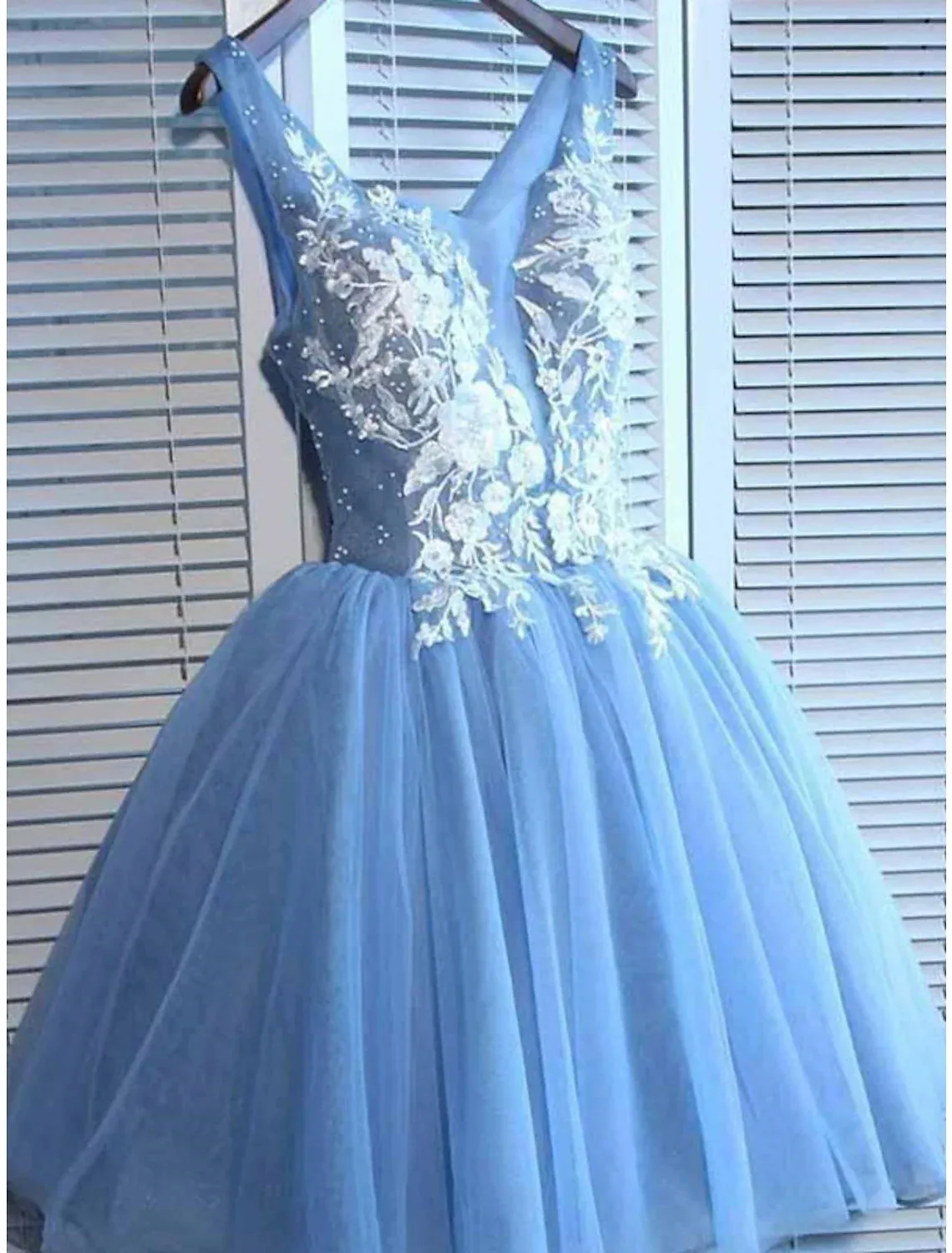 A-Line Homecoming Dresses Color Block Dress Graduation Short / Mini Sleeveless V Neck Tulle with Appliques